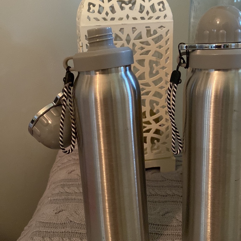 SOLD SOLD❤️Stainless Steel Water Bottles With Loop To Carry! - Picture 2 of 5